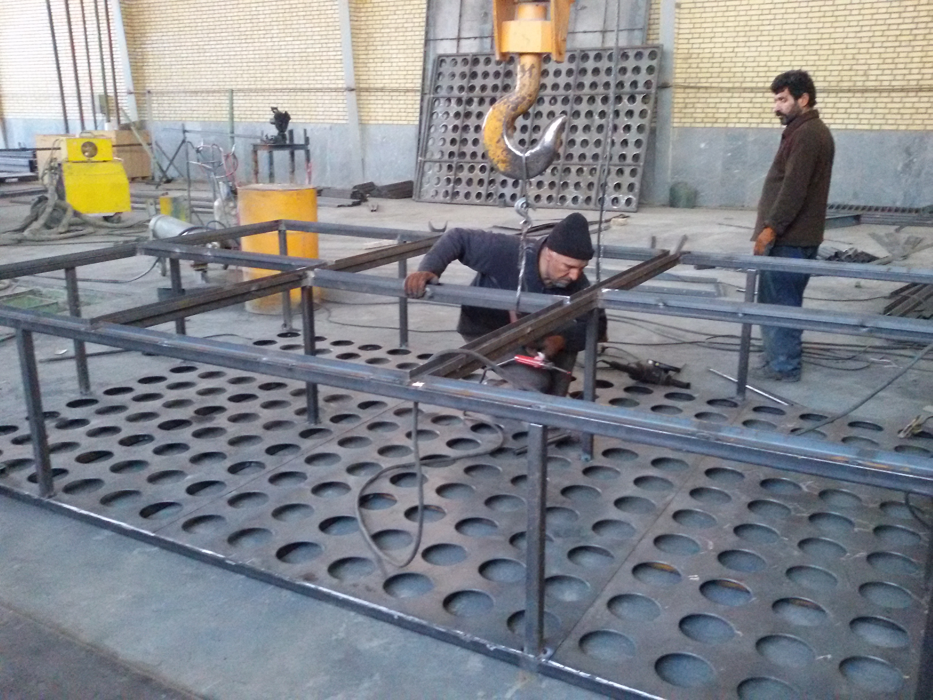 Production-floor integration or execution sequence photo.